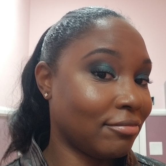 Meet your Posher, Jessica - Picture 2 of 2